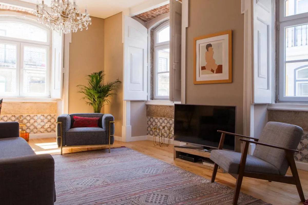 Image 4 of Alfama Baixa Spacious And Bright Apartment Blends the Historic and the Contemporary 2 Bedrs & 2 Bathrs AC 18th Century Building