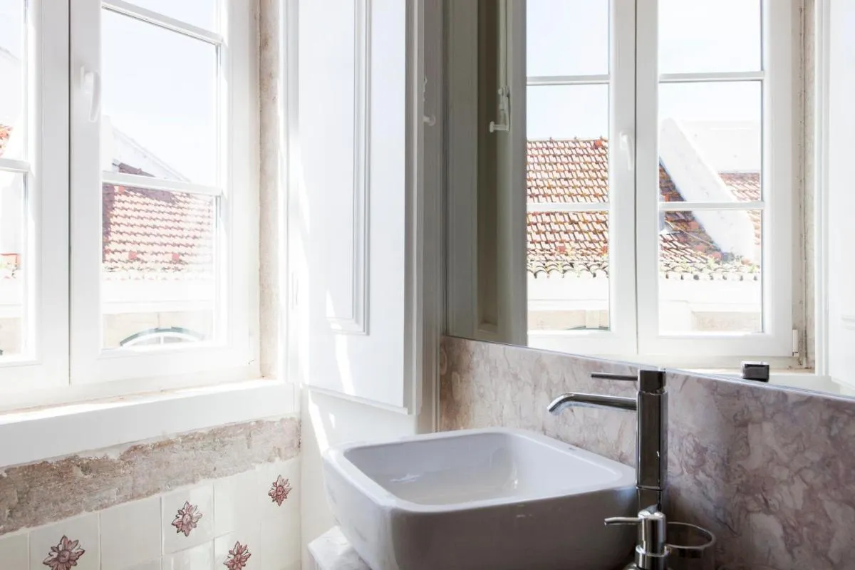 Image 2 of Alfama Sophisticate Flat With Balconies 2Bedrs 2Baths & AC in 19th Century Building Historic Center