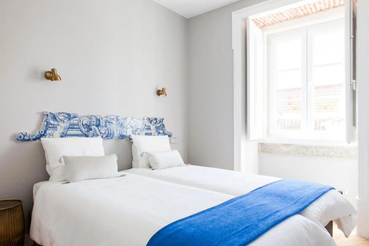 Image 6 of Alfama Sophisticate Flat With Balconies 2Bedrs 2Baths & AC in 19th Century Building Historic Center