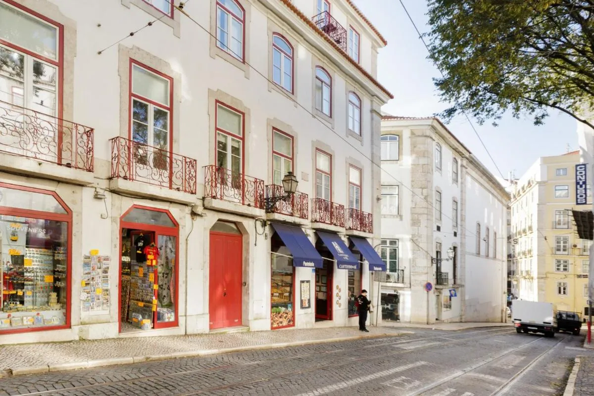 Image 5 of Alfama Sophisticate Flat With Balconies 2Bedrs 2Baths & AC in 19th Century Building Historic Center