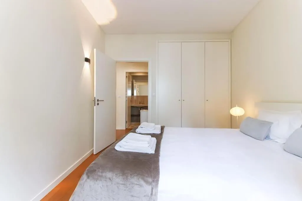 Image 1 of Apartamento moderno em prédio novo em Graça-Alfama