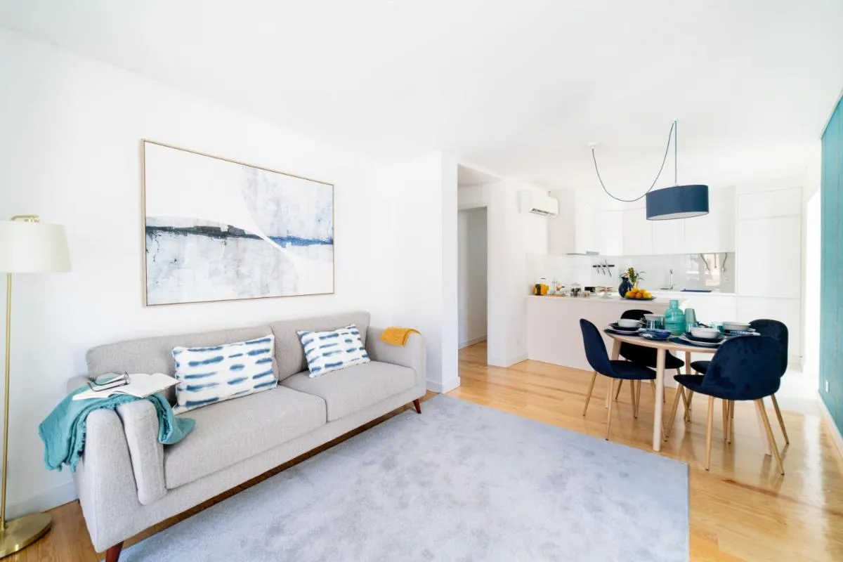 Image 3 of Blue by the River 2 – elegant two-bedroom in Santos