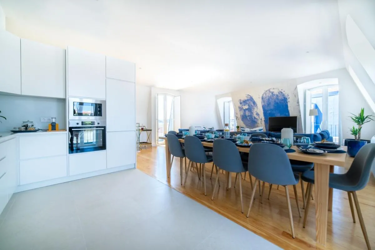 Image 2 of Blue by the River 4 – Unique Penthouse Duplex with a View