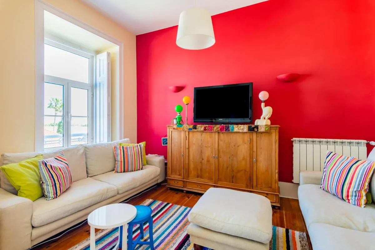 Image 3 of Bright & Beautiful Top Floor Graça Flat
