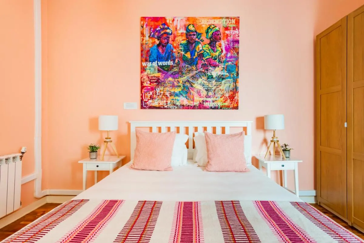 Image 4 of Bright & Beautiful Top Floor Graça Flat