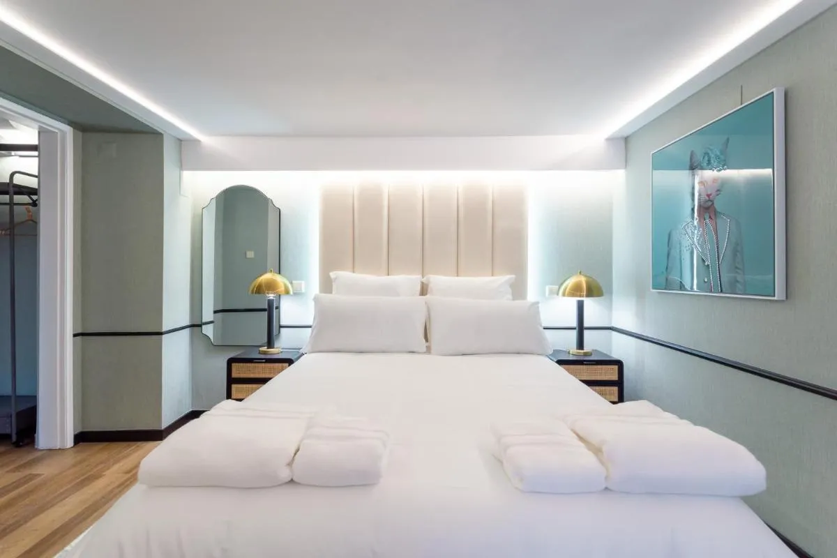 Image 1 of Camões Lounge Apartment w/Courtyard