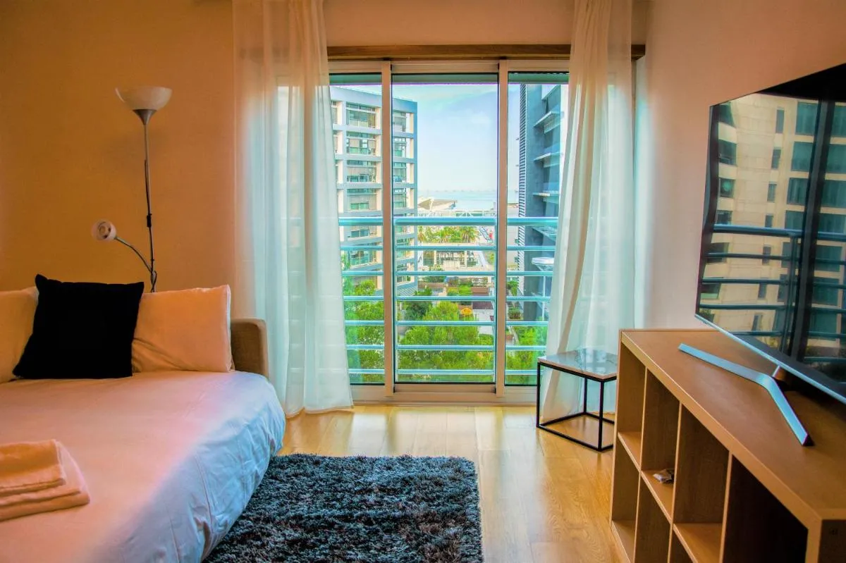 Image 1 of Central Orient Residence – Modern, spacious and sunny! By the river!