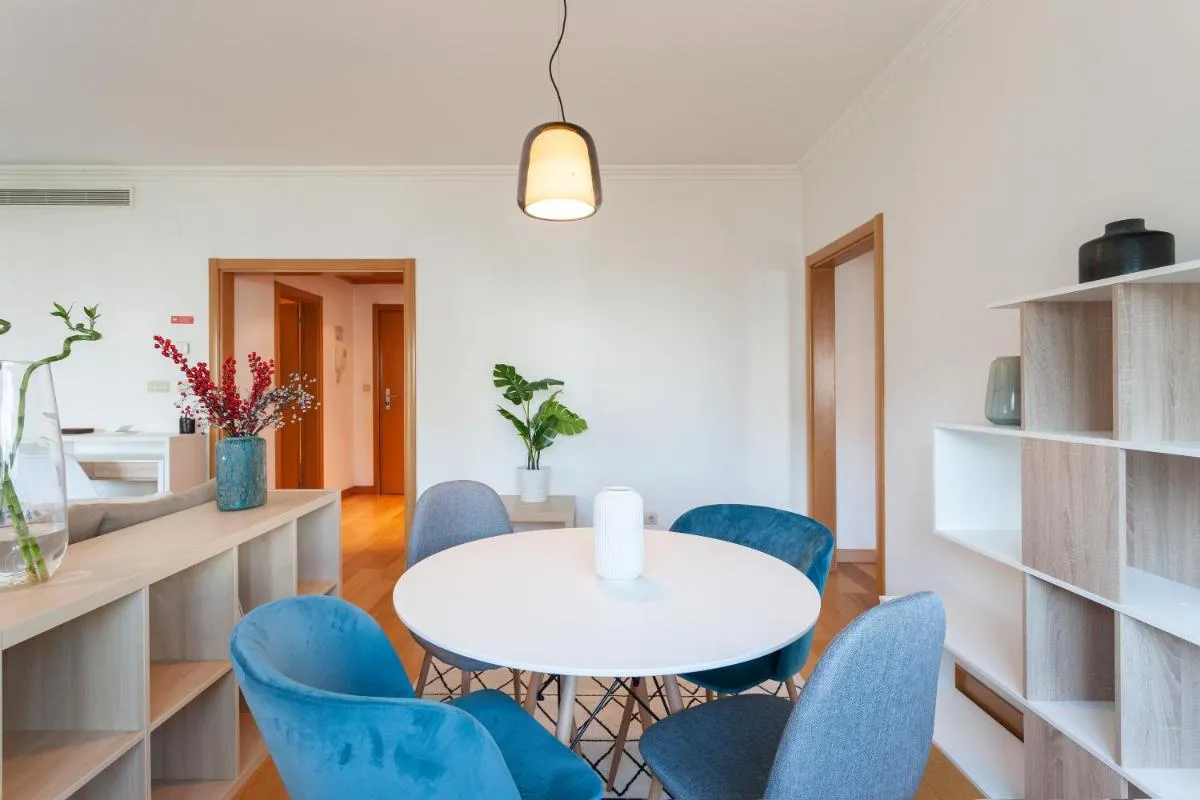 Image 3 of Central Orient Residence – Modern, spacious and sunny! By the river!