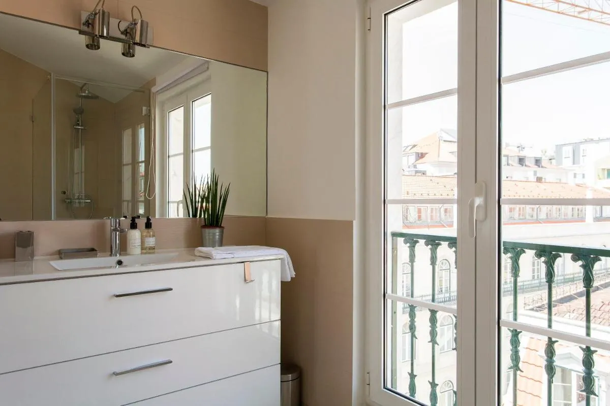 Image 2 of Chiado River View Deluxe Apartment