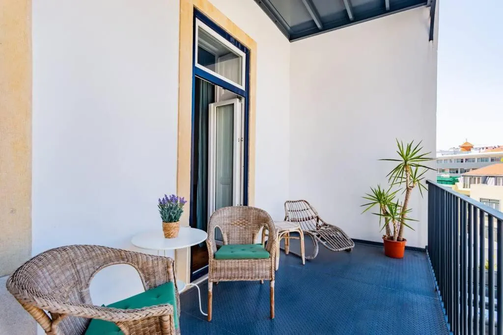 Image 2 of Conde 3BDR Luxury