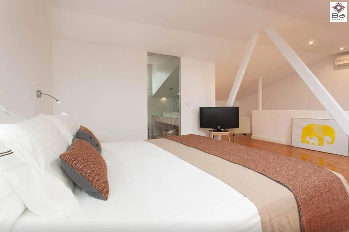 Image 3 of Design Duplex Apartment BA/ Chiado