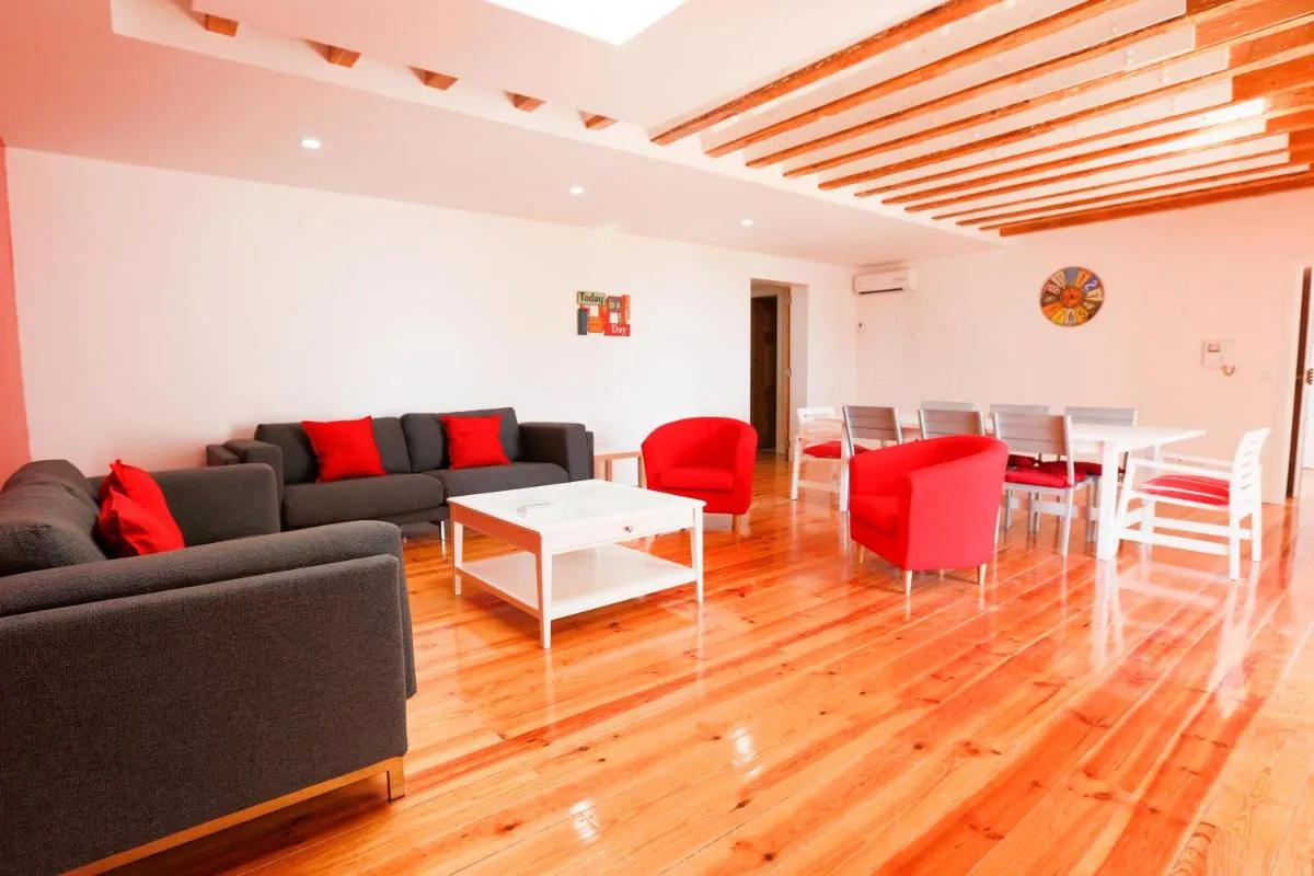 Image 3 of Downtown Seaview Apartment