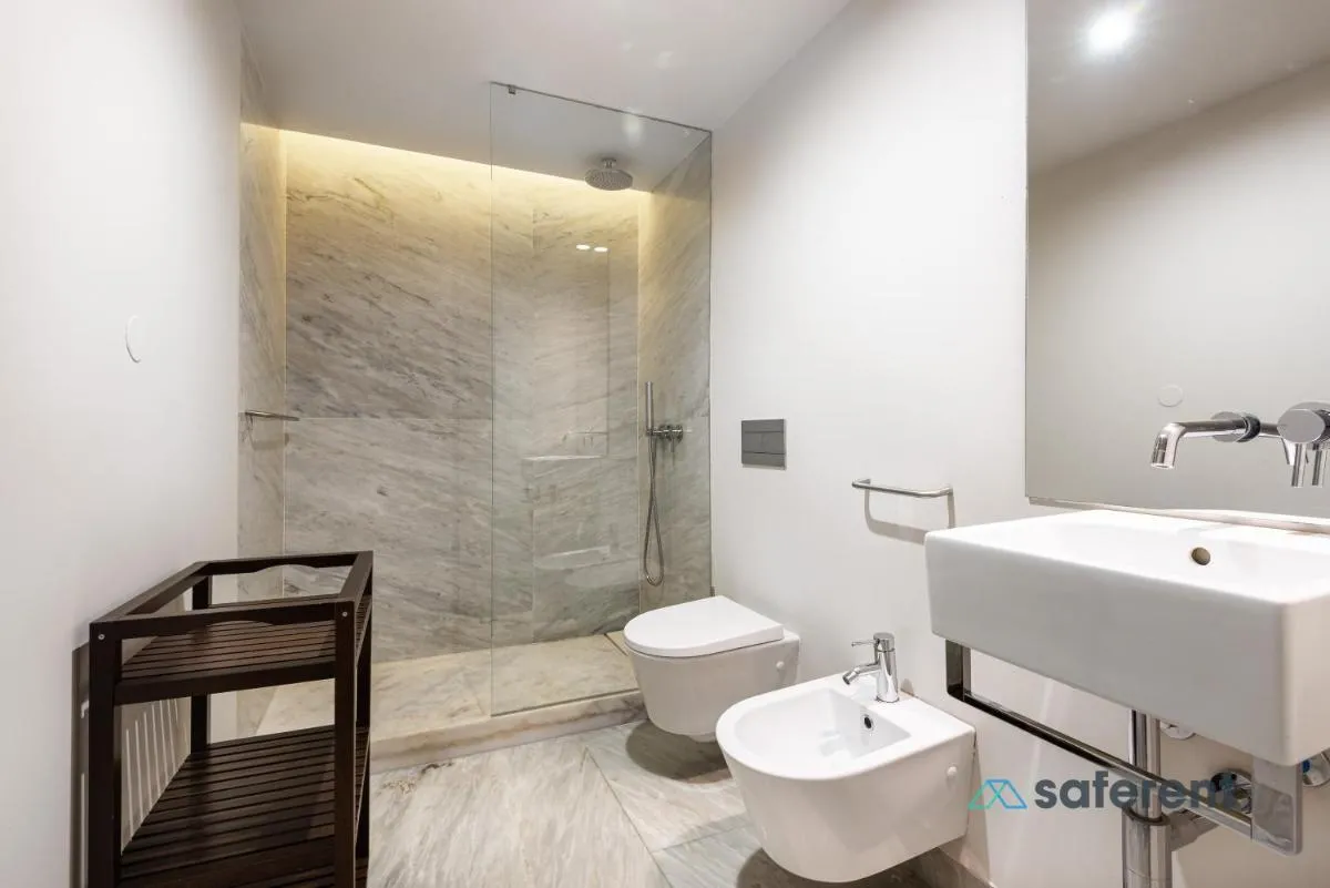 Image 2 of Exclusive Top Floor 2BD by the TimeOut market