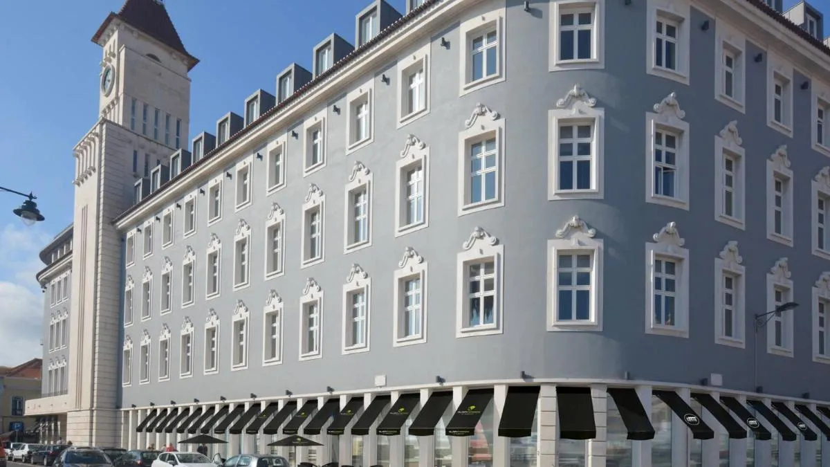 Image 4 of Exclusive Top Floor 2BD by the TimeOut market