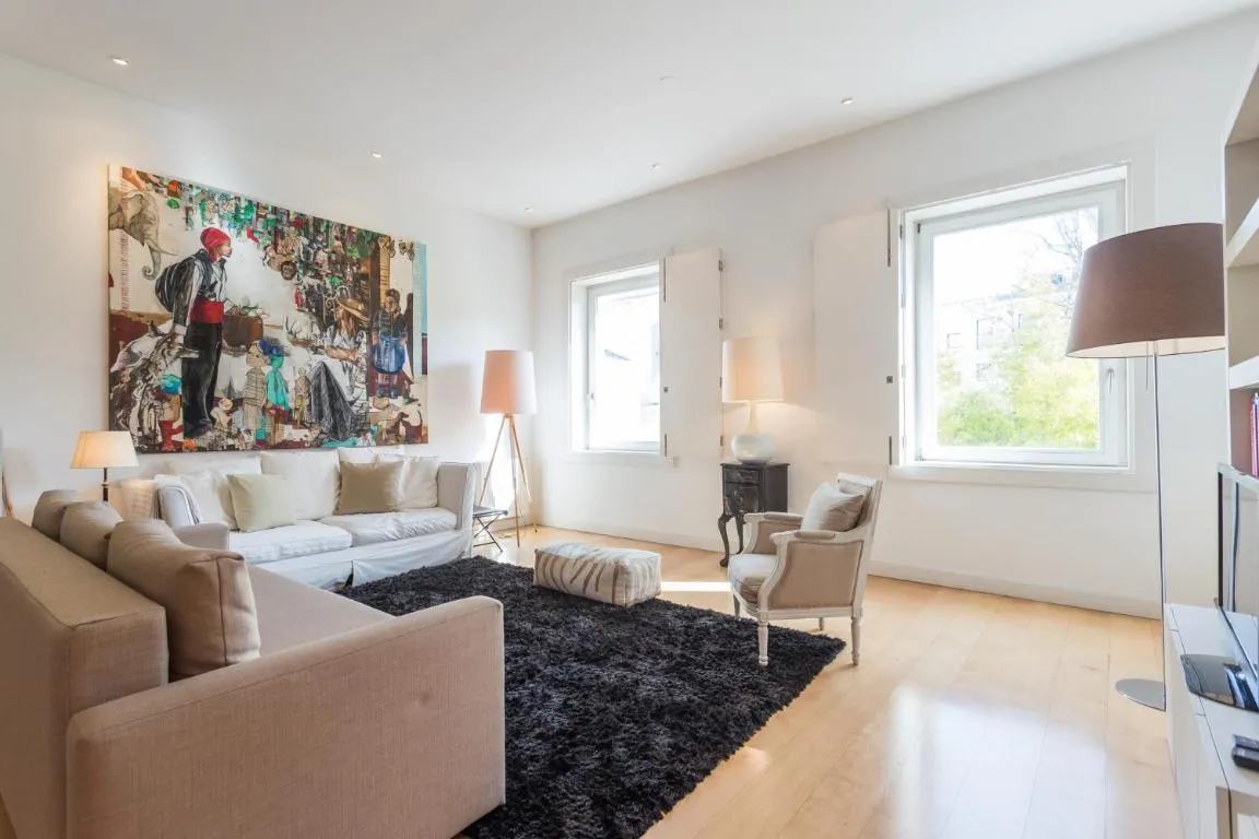 Image of FLH Chiado Design Flat