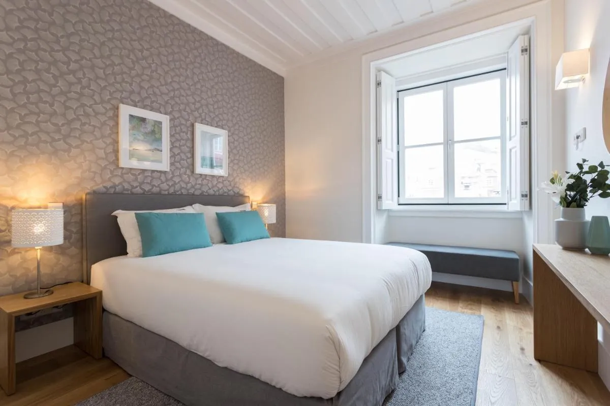 Image 1 of FLH Restauradores Fantastic Flat