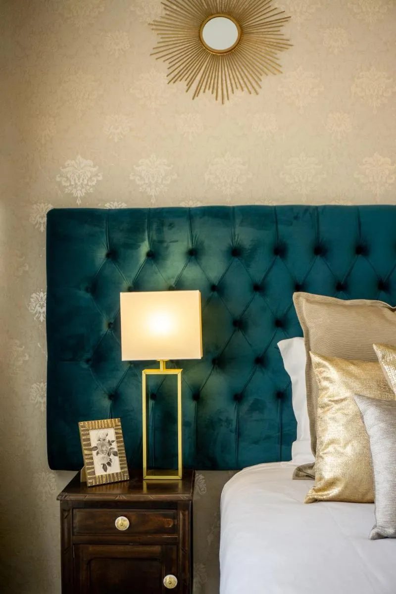 Image 4 of Gaze out at the City in a Retro-Chic Getaway