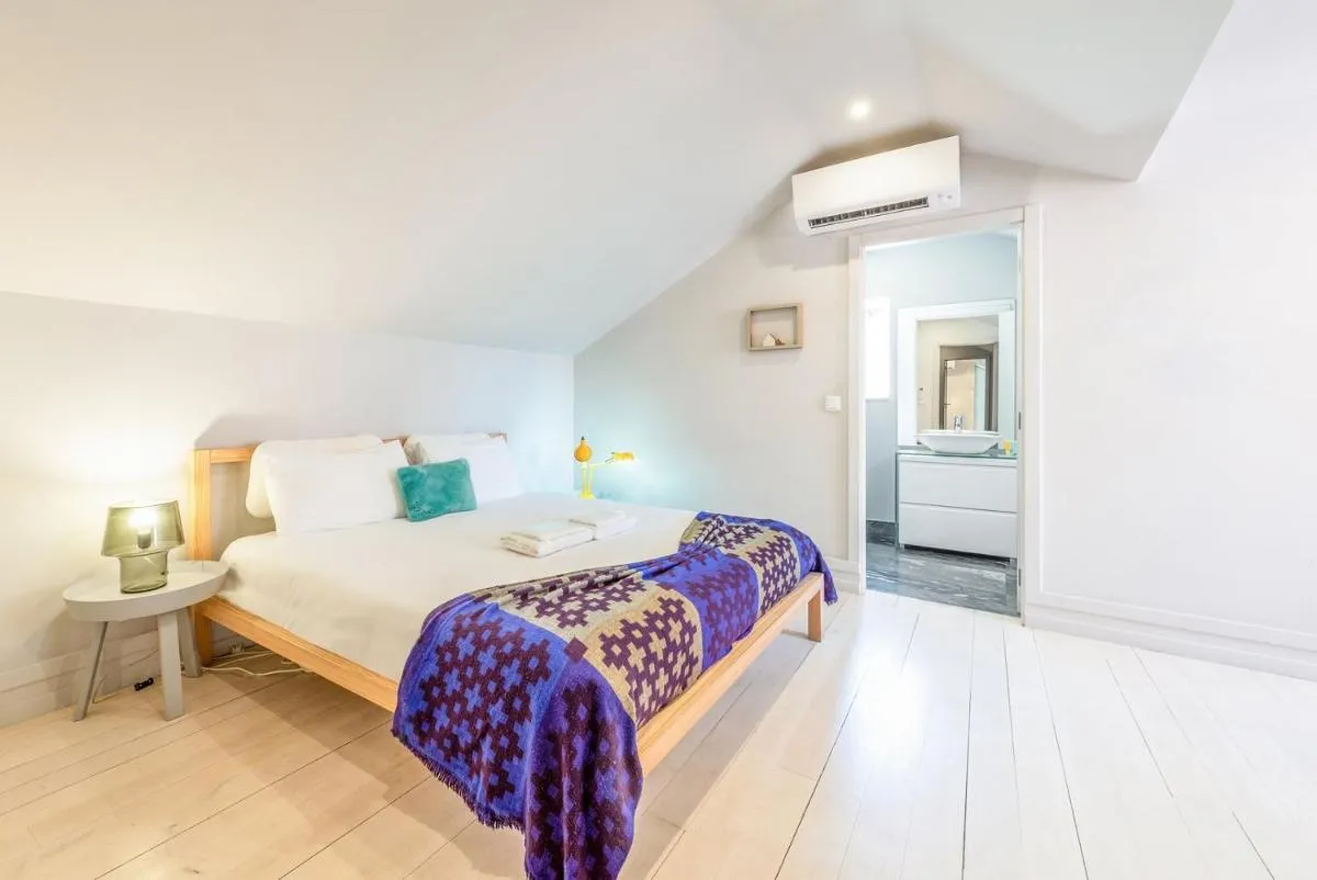 Image 3 of GuestReady – Newly Renovated Chiado Haven