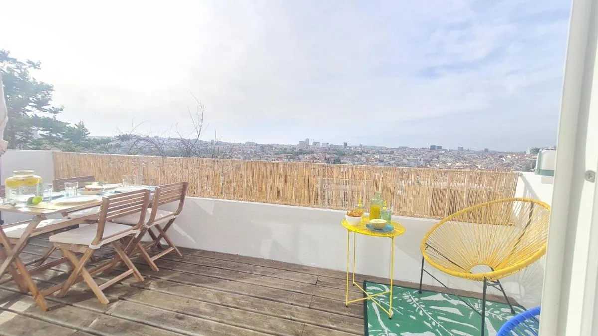 Image 4 of Happy Stay Lisbon – Suite with a view, private terrace & AC