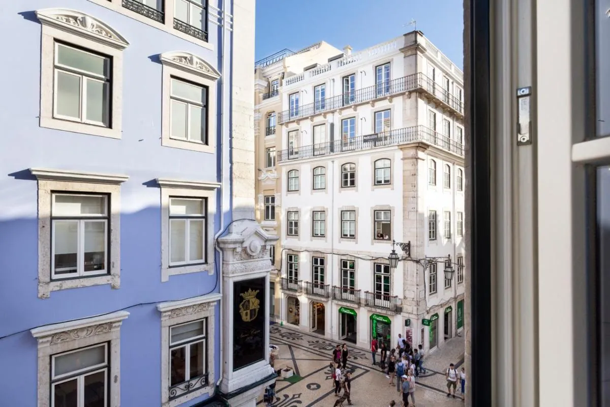 Image 5 of JOIVY Luxurious 2BR Apt with street view, 2mins to Santa Justa Lift