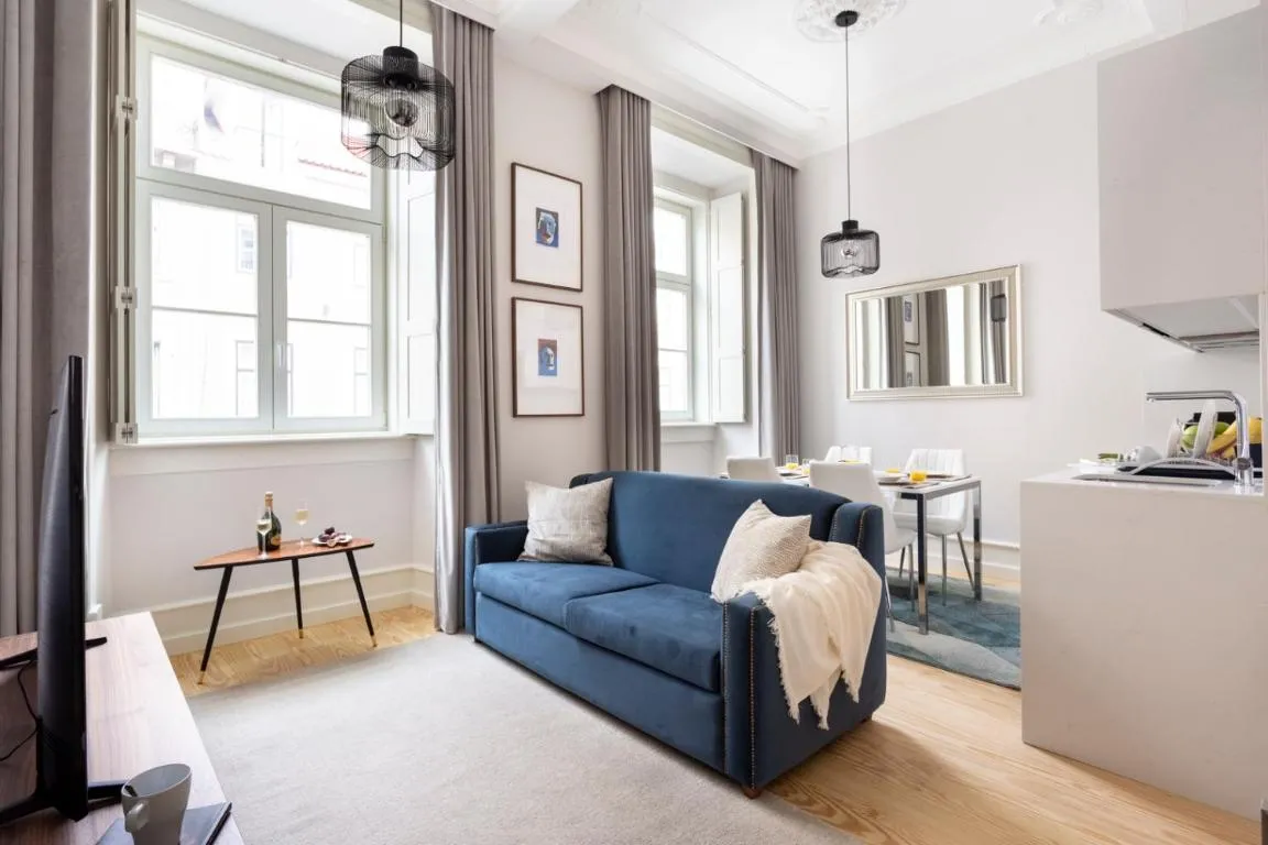 Image of JOIVY Luxurious 2BR Apt with street view, 2mins to Santa Justa Lift