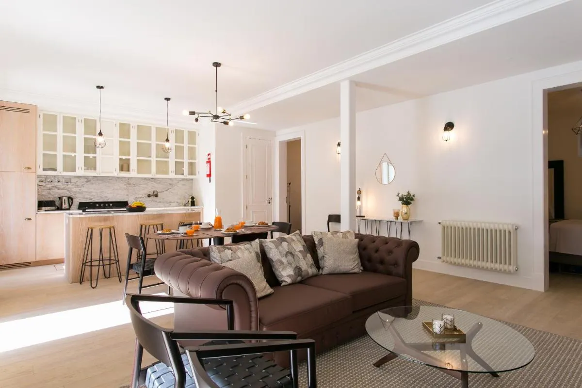 Image 3 of JOIVY Stunning 2BR Apt with garden, by the Avenida subway and Botanical Garden of Lisbon