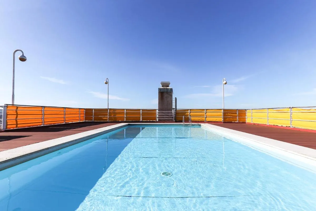 Image 3 of Lisbon Flower 360º – Your Lovely Flat with Pool and Parking
