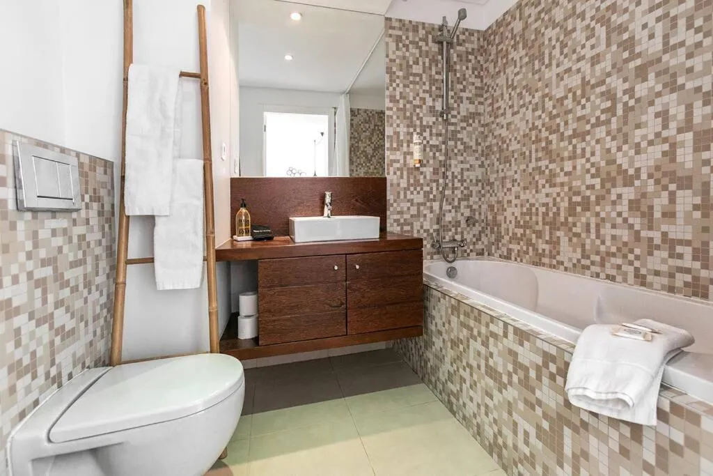 Image 2 of Lisbon Metro & Pool Apartment