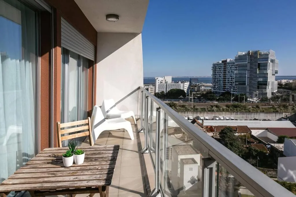 Image 6 of Lisbon Metro & Pool Apartment