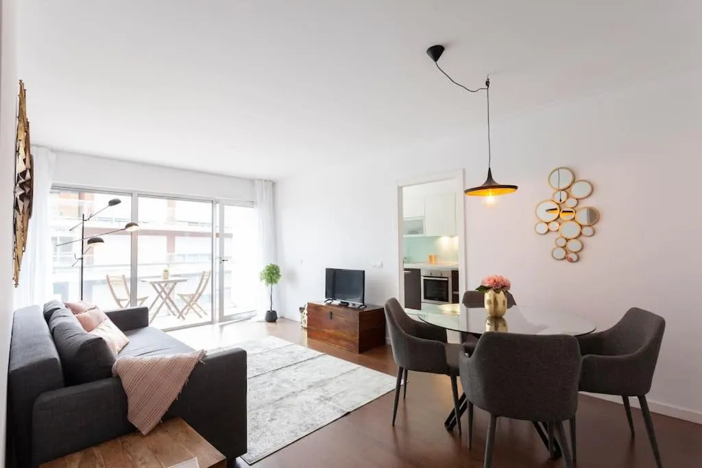 Image 4 of Lisbon Metro & Pool Apartment