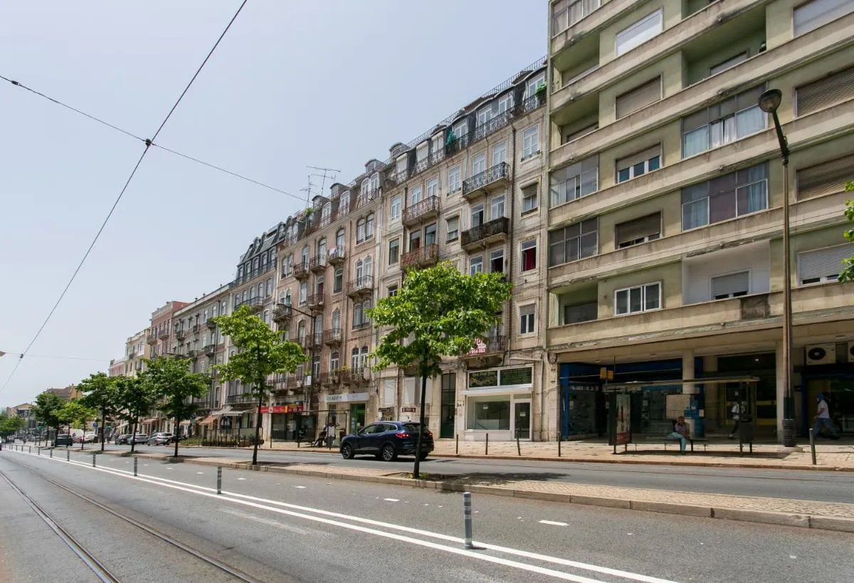 Image 5 of Lisbon luxury retreat! 2 suites, balcony & views!!