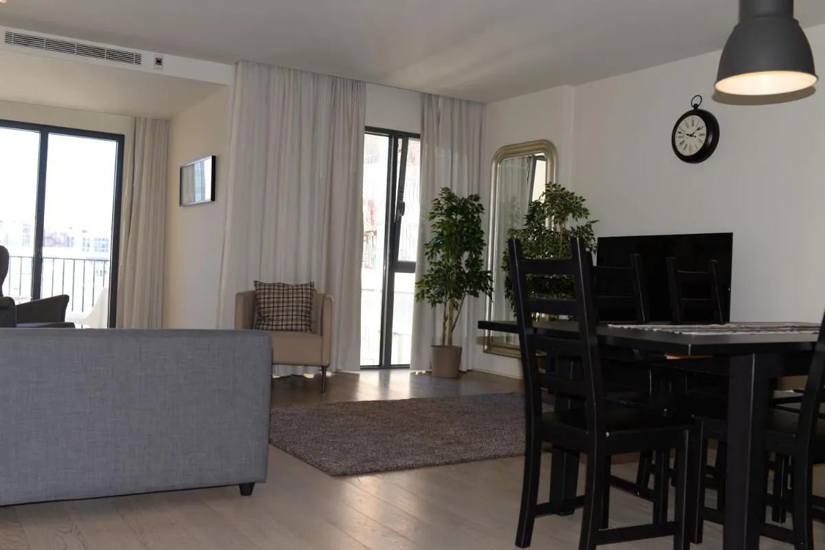 Image 5 of Lux Apartment with Pool and Garage