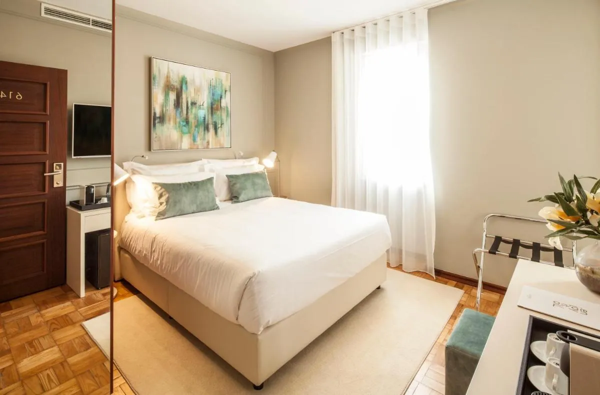 Image 2 of Luzeiros Suites