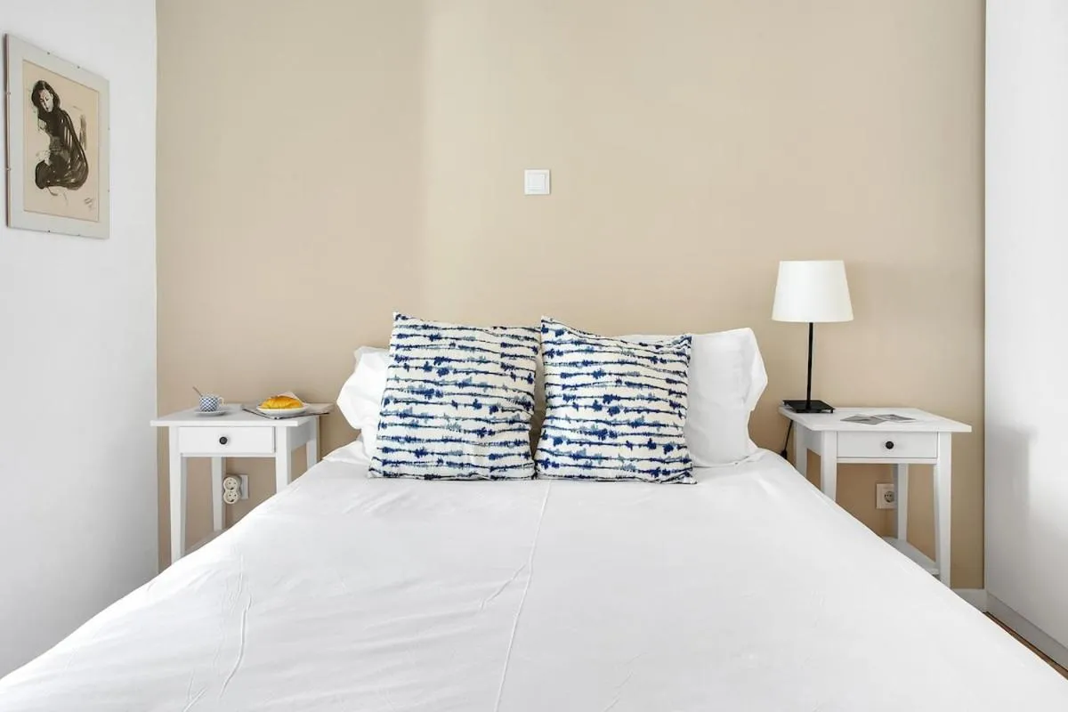 Image 1 of Modern 2 Bedroom Apartment in Estrela with Outside Terrace! Amazing for Families, Couples, Friends
