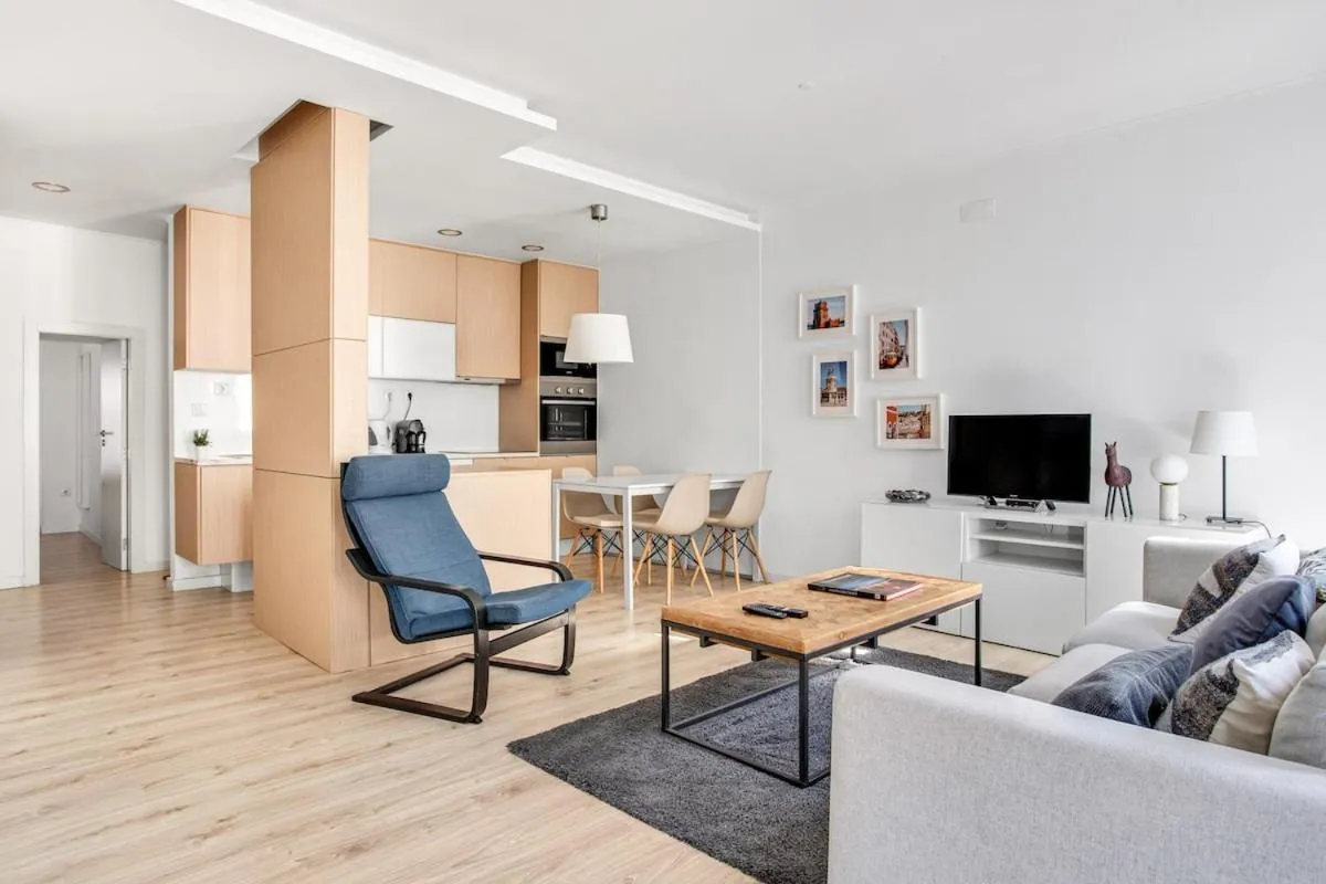 Image 4 of Modern 2 Bedroom Apartment in Estrela with Outside Terrace! Amazing for Families, Couples, Friends