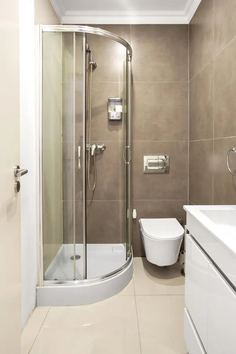 Image 3 of Modern 2 Bedroom Apartment in Estrela with Outside Terrace! Amazing for Families, Couples, Friends