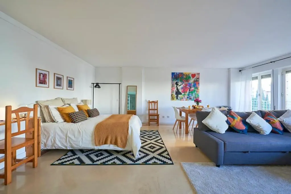 Image 1 of Modern apartment with garage and pool