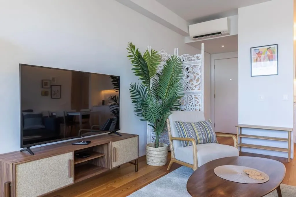 Image of Oasis 28 III by Innkeeper