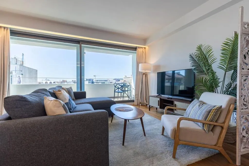Image 4 of Oasis 28 III by Innkeeper