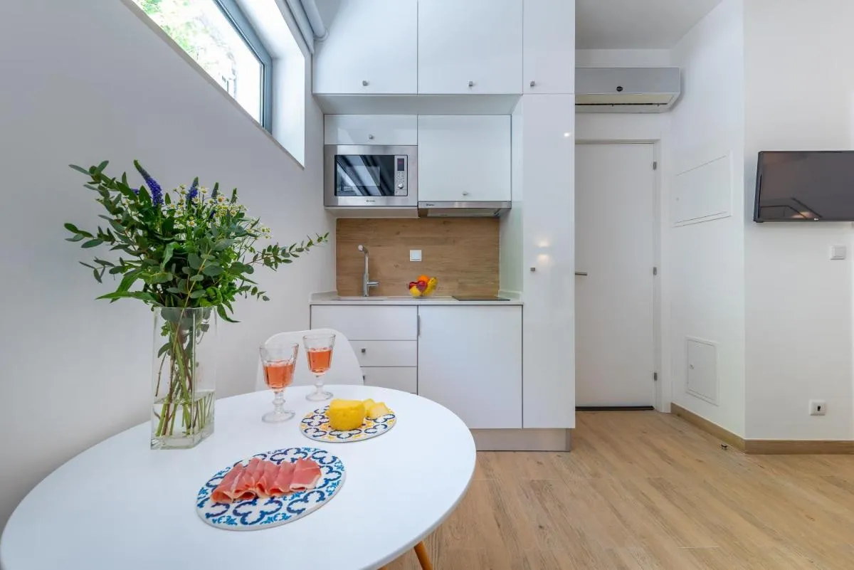 Image 1 of Orange 3 House – Chiado Studios