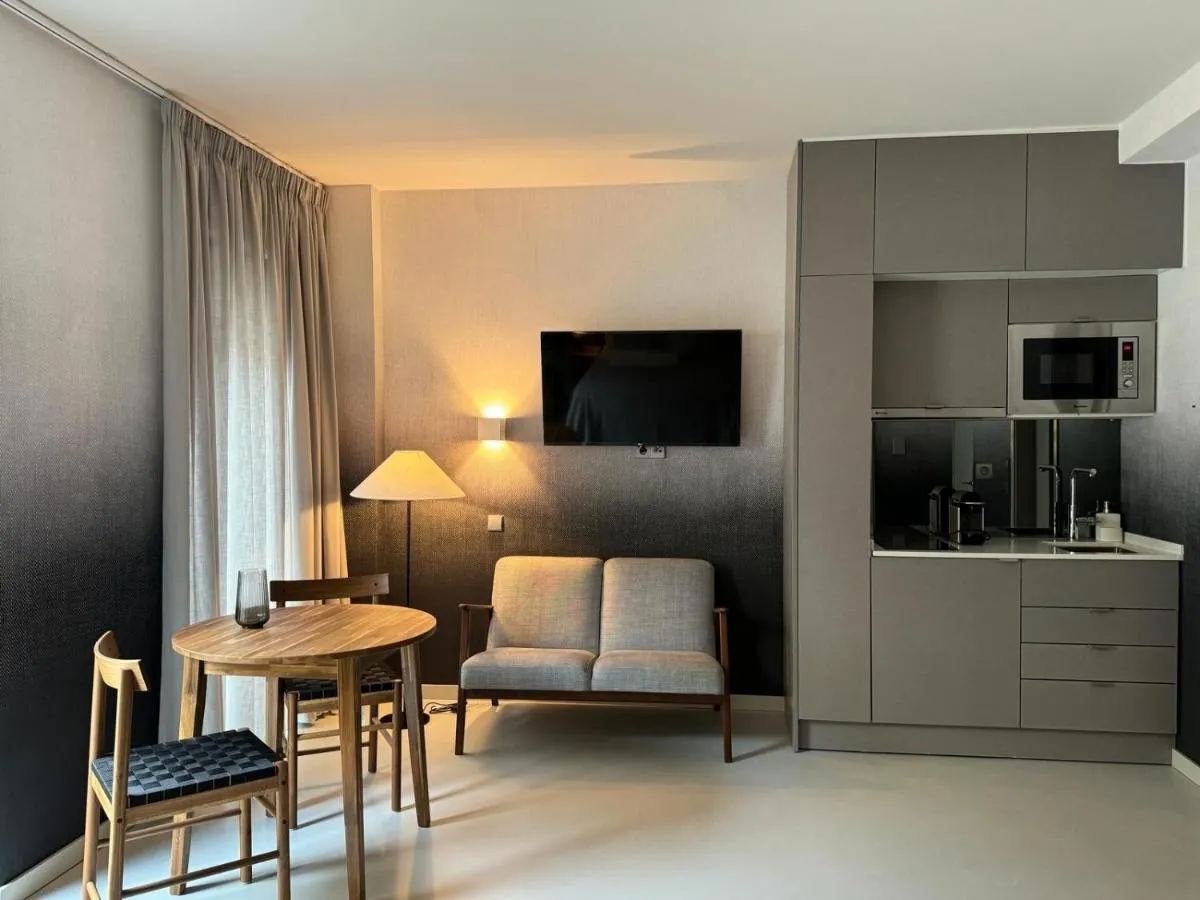 Image 2 of Orange 3 House – Chiado Studios