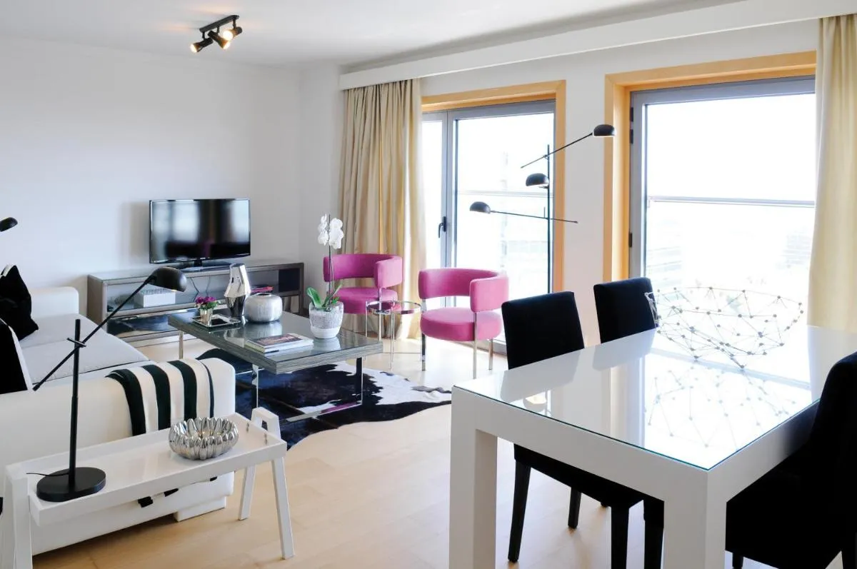 Image 2 of Panoramic Living