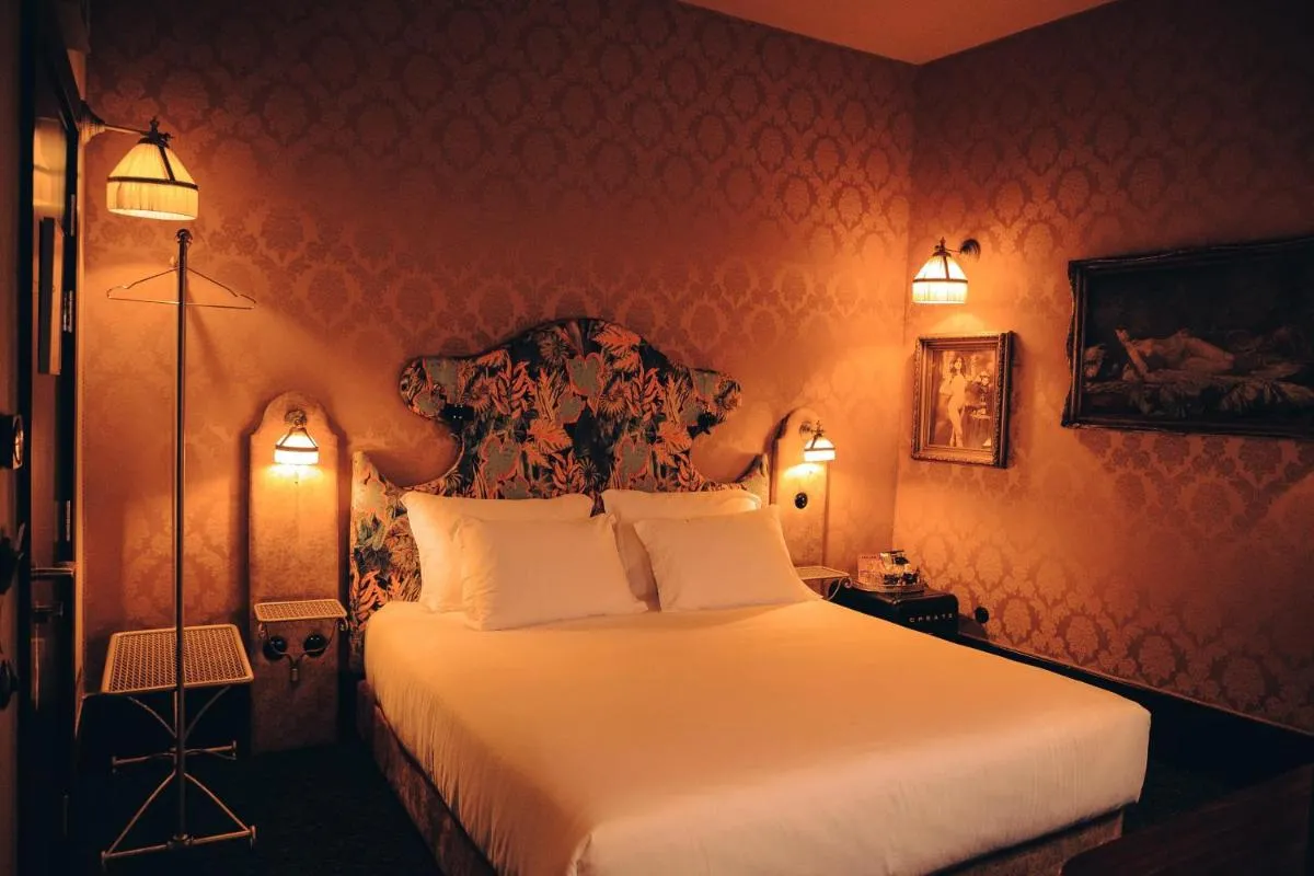Image 1 of Pensão Amor Madam’s Lodge