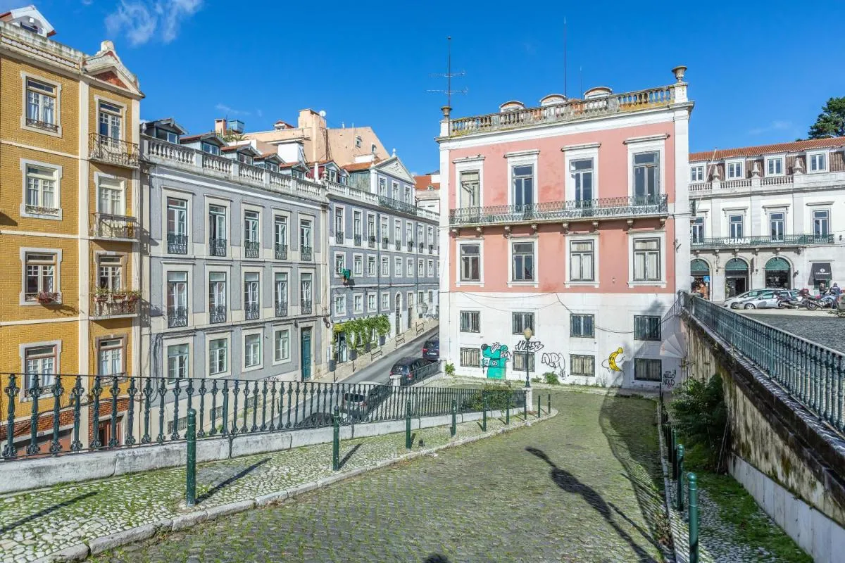 Image 5 of Principe Real charming garden view flat at the heart of Lisbon