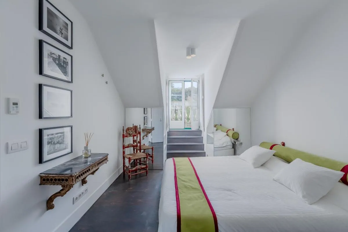 Image 1 of Principe Real charming garden view flat at the heart of Lisbon