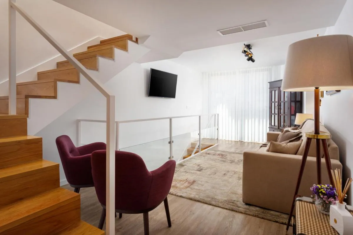 Image 4 of STUPENDO-Three Rooms-Suite with Terrace -Center -Air conditioning-Free Park