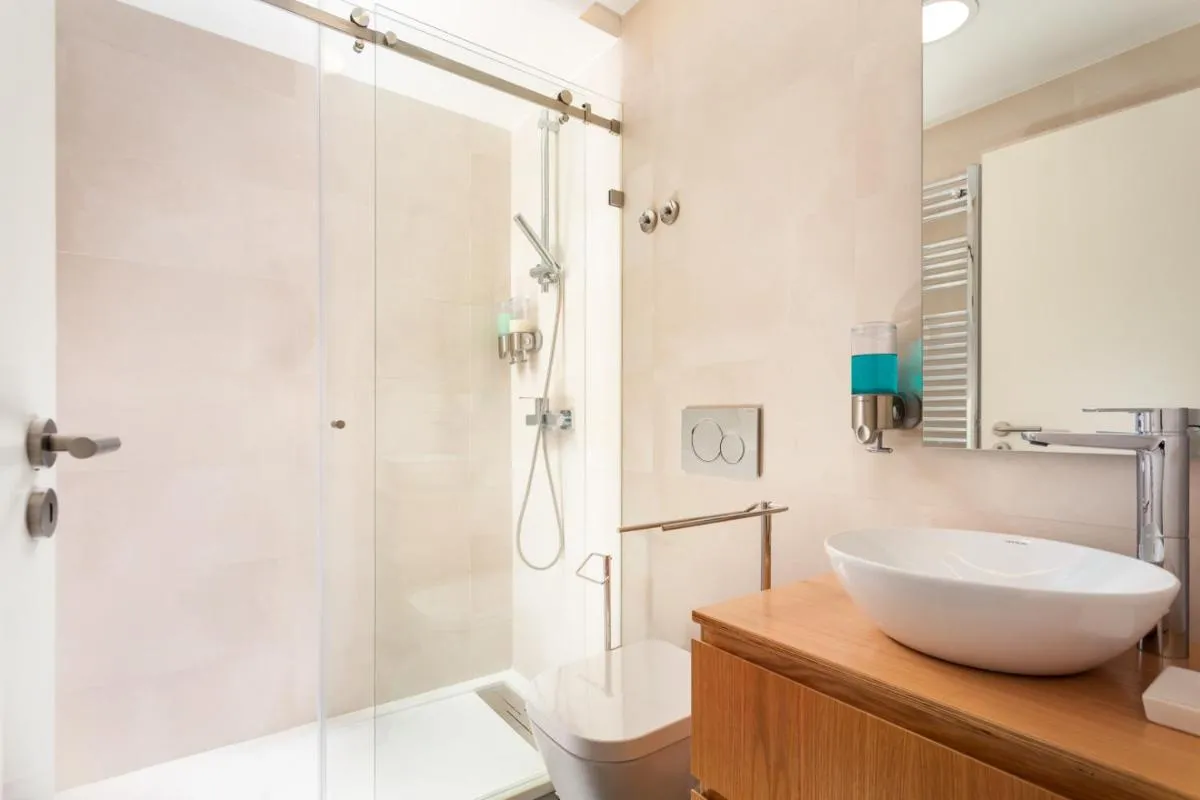 Image 2 of STUPENDO- Two Rooms, patio With refreshing Pond-Center-Air conditioning-Free Park