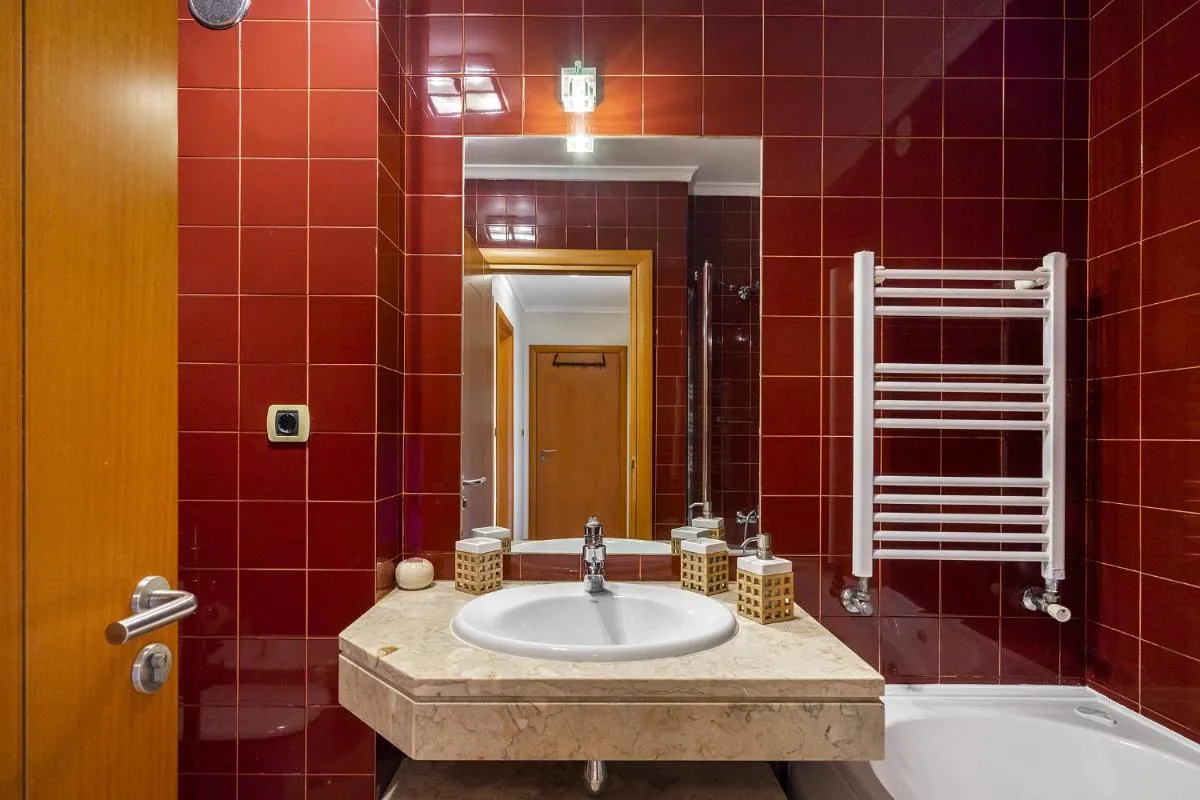 Image 6 of Spacious 2BR apartment with free parking in Lisbon by Soulplaces
