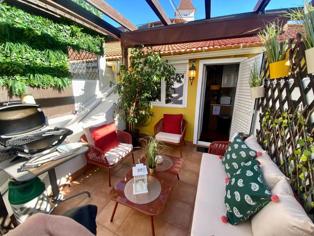Image 2 of Studios with Mezzanine Rua da Moeda
