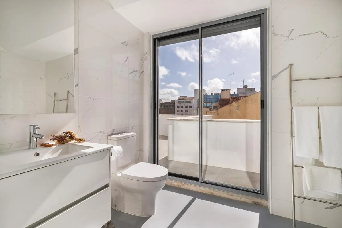 Image 2 of Succeed Campo Pequeno Apartments